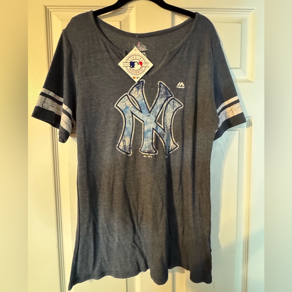 Majestic Blue Yankees Fan T-Shirt